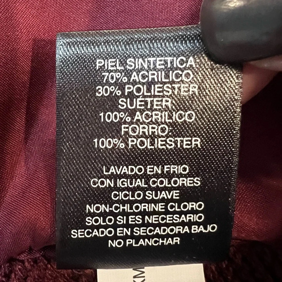 Signature Studio Wine Faux Fur Vest. Size Small. - Picture 6 of 7